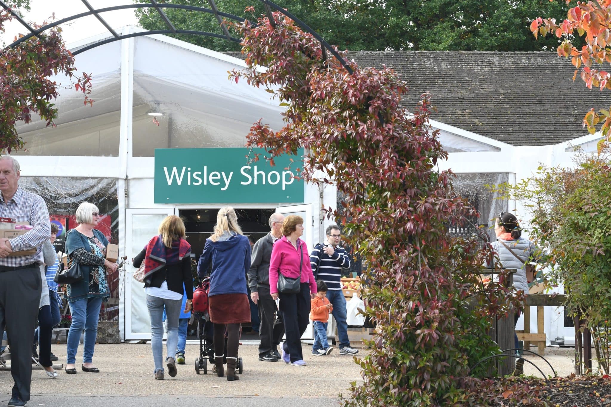 emporary retail building at RHS Garden Wisley: linked clearspan shop extension with glass entrances